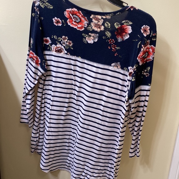 Maurice’s 3/4 sleeve 24/7 top - Picture 5 of 5